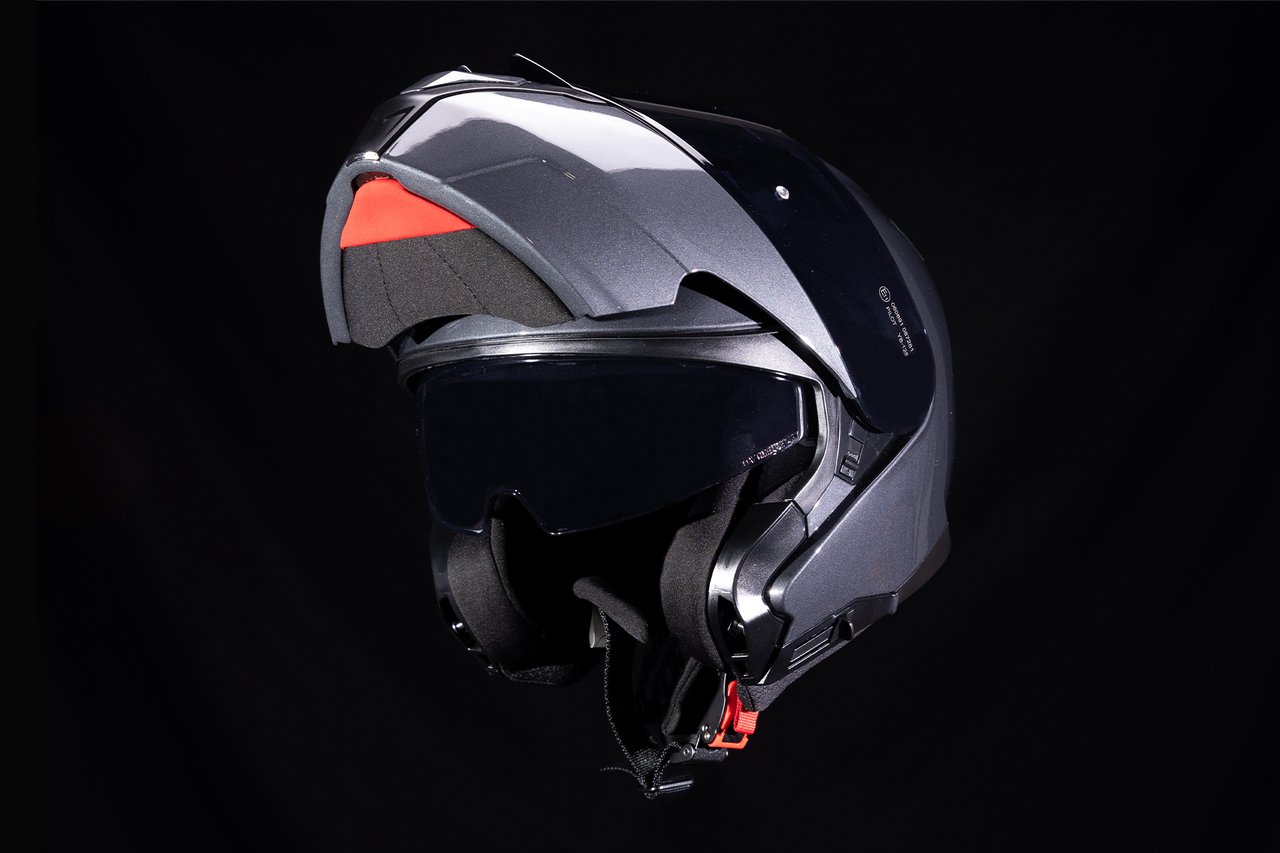 pilot-road-magnetic-metallic3.jpg
