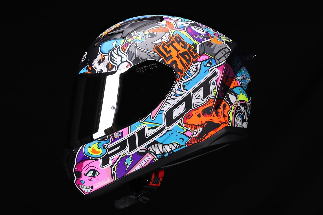 pilot-flex-streetbomb-blk-matt1.jpg