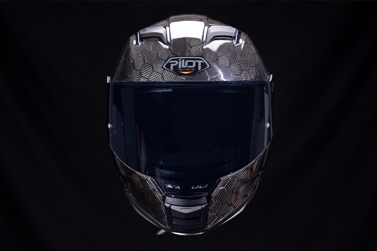pilot-stealth-carbon.jpg