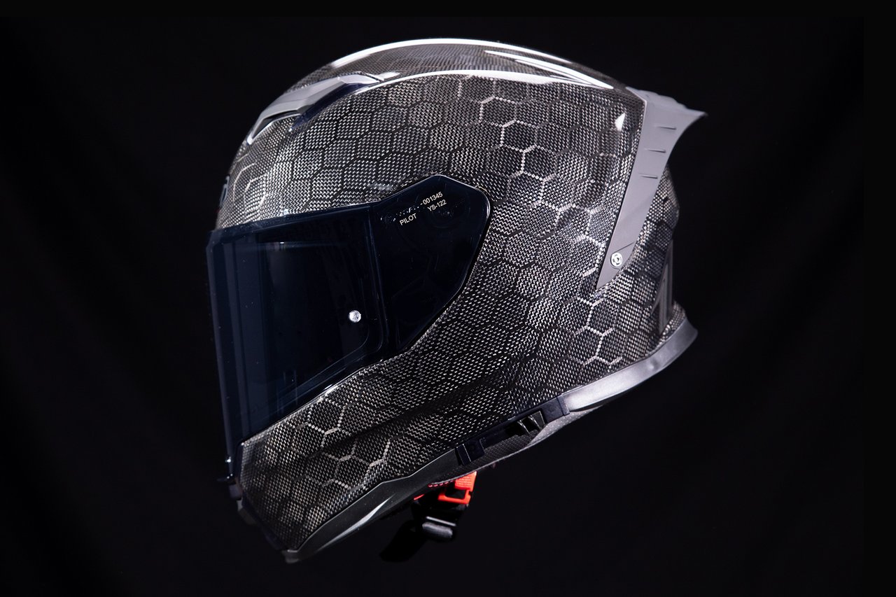 pilot-stealth-carbon1.jpg