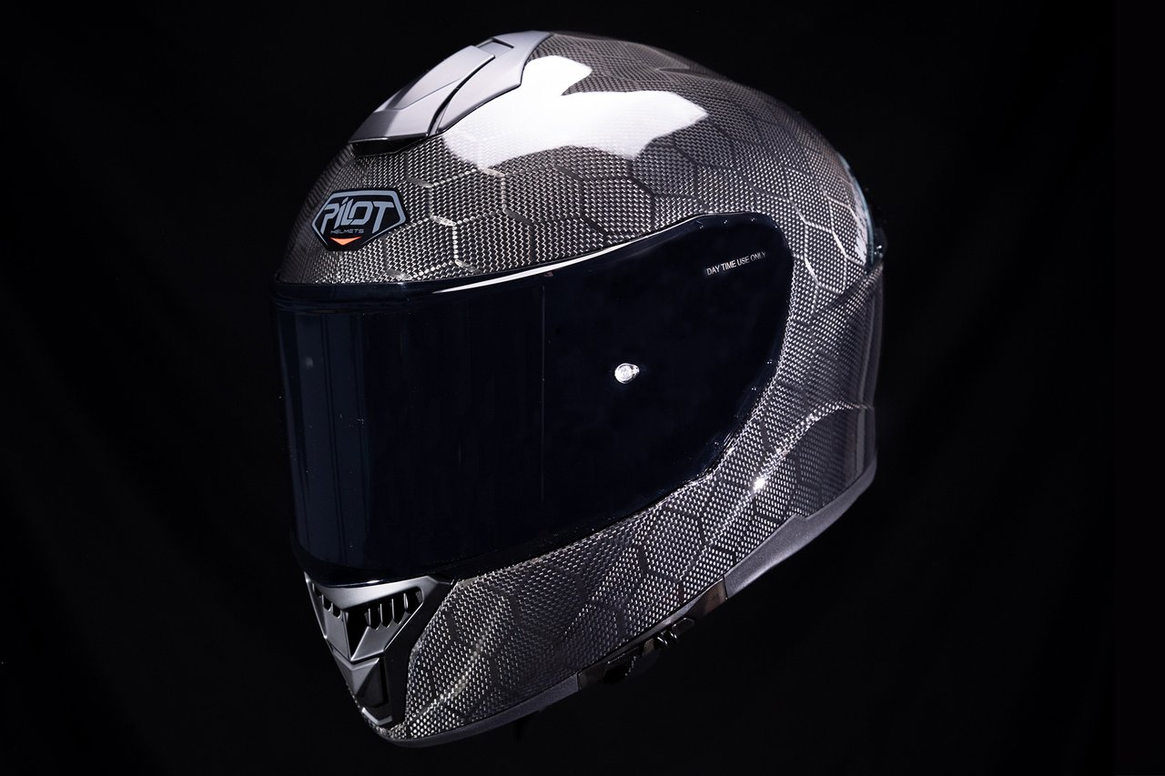 pilot-wing-rs-snake-carbon2.jpg